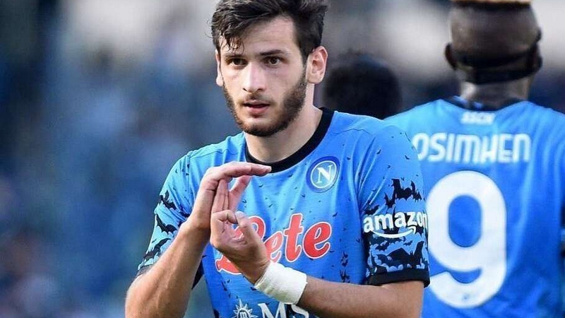 Cầu thủ của Napoli cũng là một cái tên rất ấn tượng cho vị trí tiền đạo cánh trái